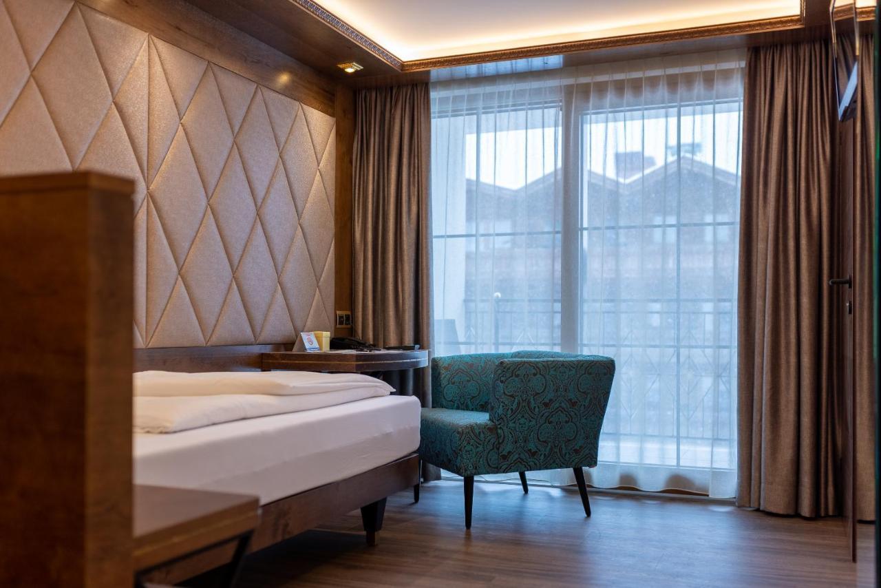 Strass - Sport & Spa Hotel Mayrhofen Kültér fotó