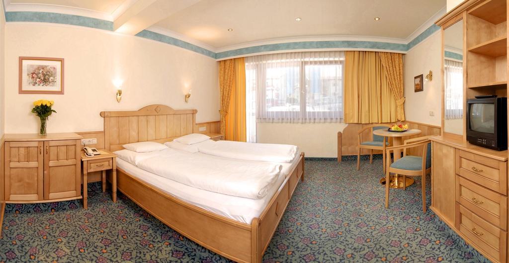 Strass - Sport & Spa Hotel Mayrhofen Szoba fotó