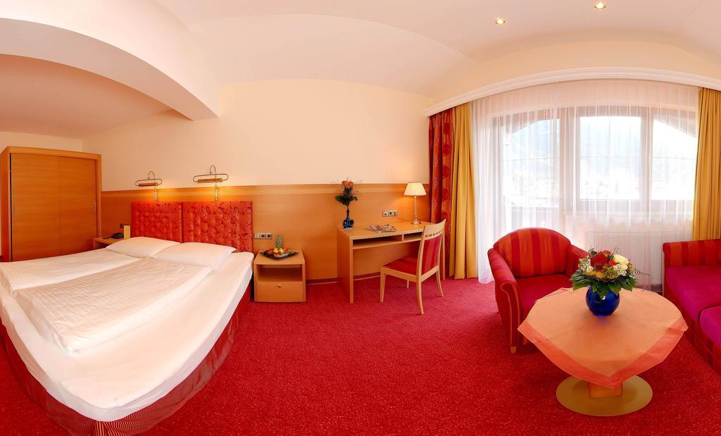 Strass - Sport & Spa Hotel Mayrhofen Szoba fotó