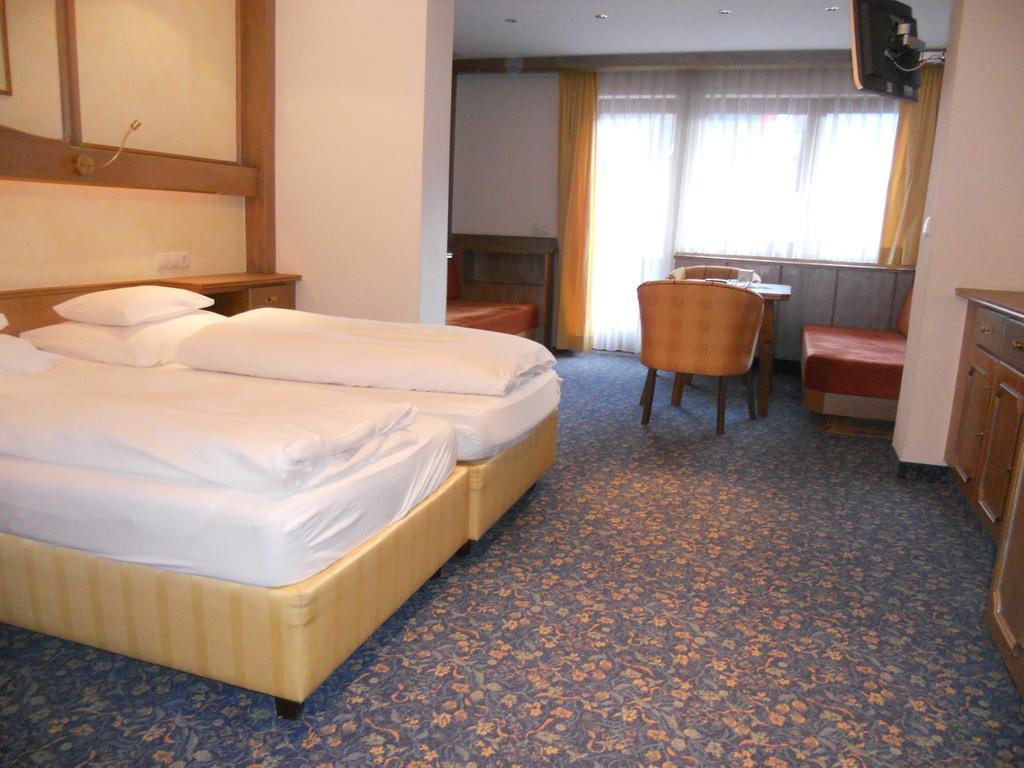 Strass - Sport & Spa Hotel Mayrhofen Szoba fotó