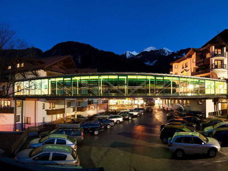 Strass - Sport & Spa Hotel Mayrhofen Kültér fotó